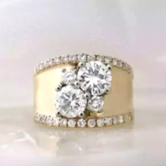 Luxurious Cluster White CZ 18k Yellow Gold Plating Ring 4.13ctw - Picture 2 of 4